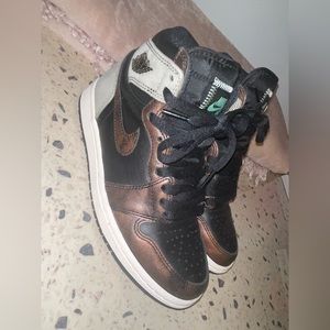 Air Jordan 1 Retro High OG Patina - Worn a couple of times - like new